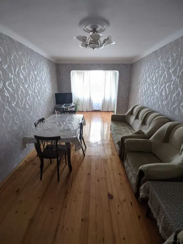 Satılır 4 otaqlı mənzil 90 m²
