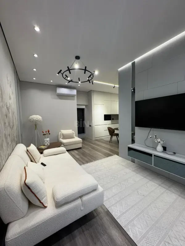 Kirayə verilir 2 otaqlı mənzil 68 m²