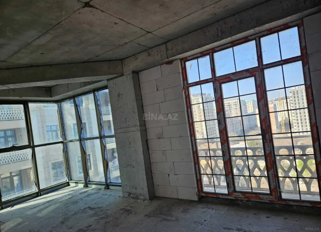 Satılır 3 otaqlı mənzil 109 m²