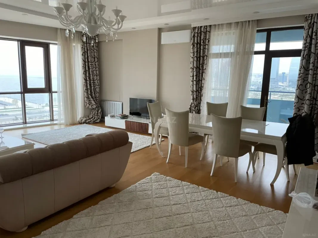 Kirayə verilir 3 otaqlı mənzil 180 m²