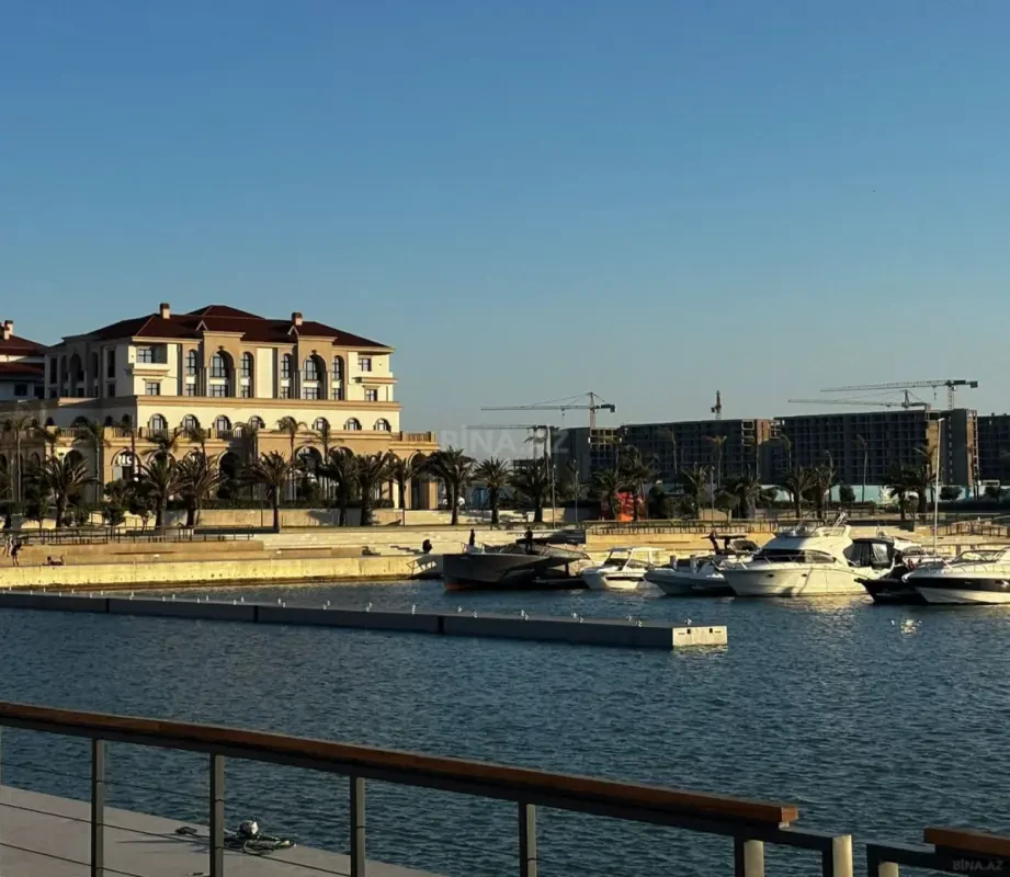 Satılır 2 otaqlı mənzil 83 m²