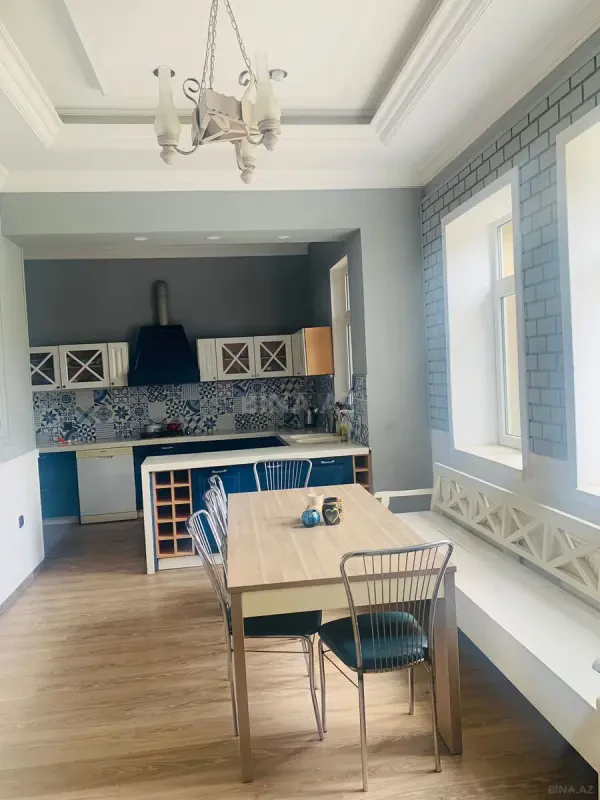 Kirayə verilir 10 otaqlı həyət evi 600 m²