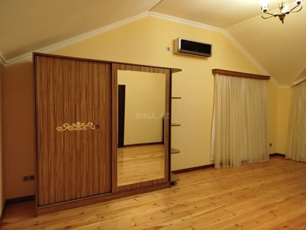 Kirayə verilir 6 otaqlı həyət evi 250 m²
