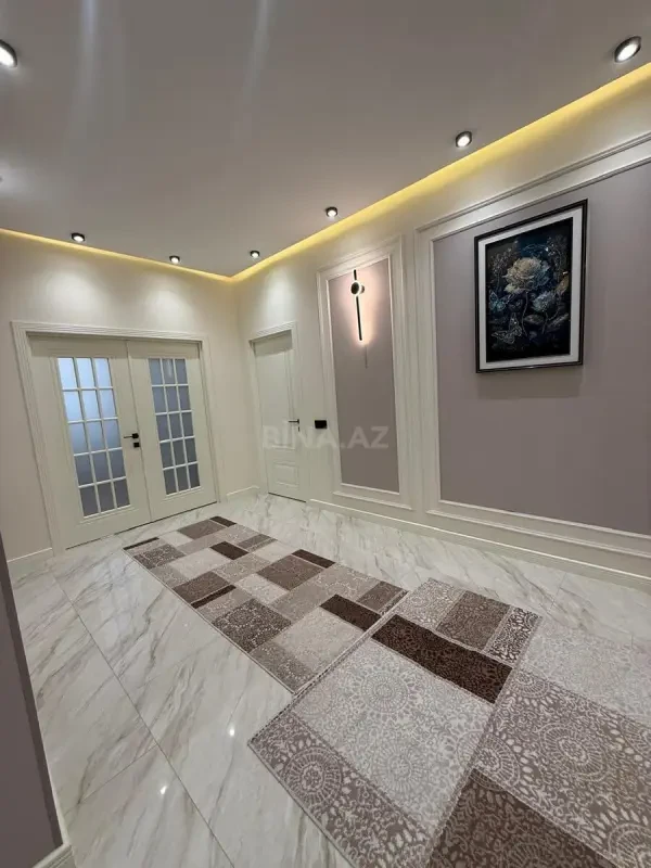 Satılır 3 otaqlı mənzil 137 m²
