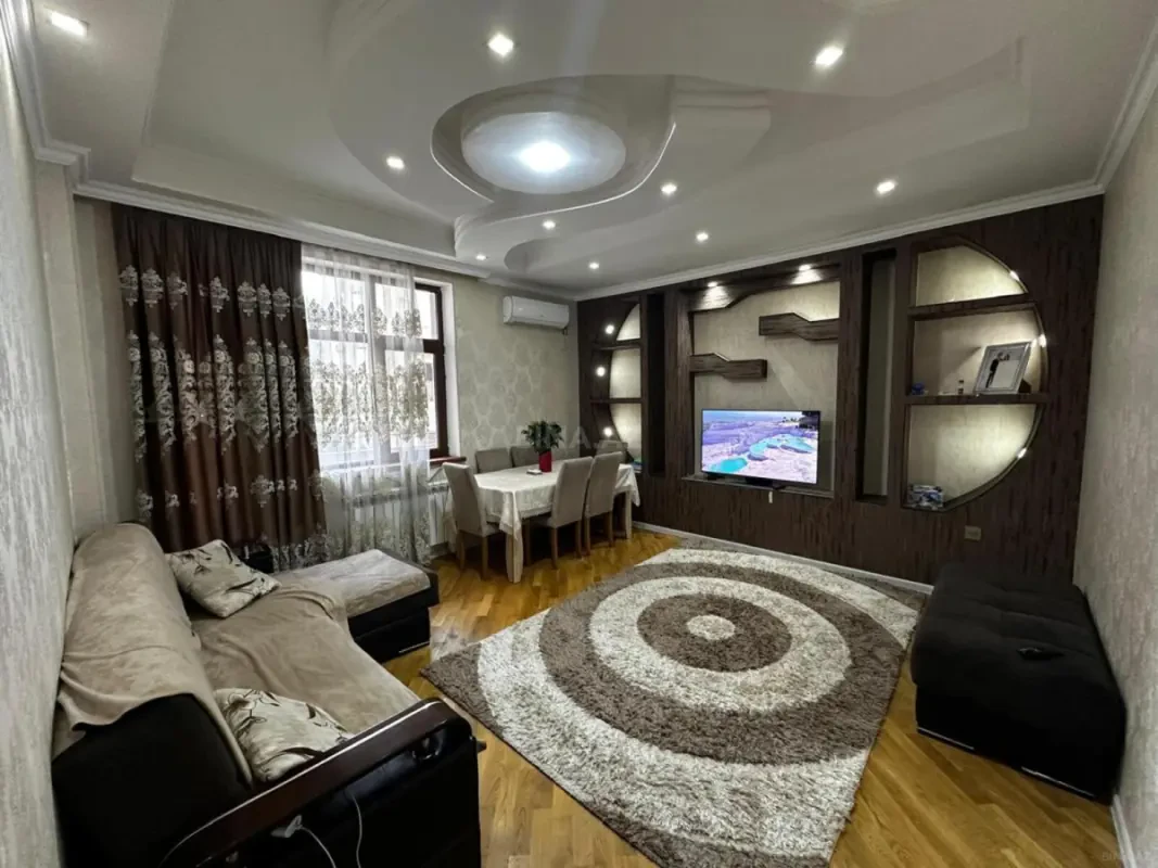 Satılır 2 otaqlı mənzil 73 m²