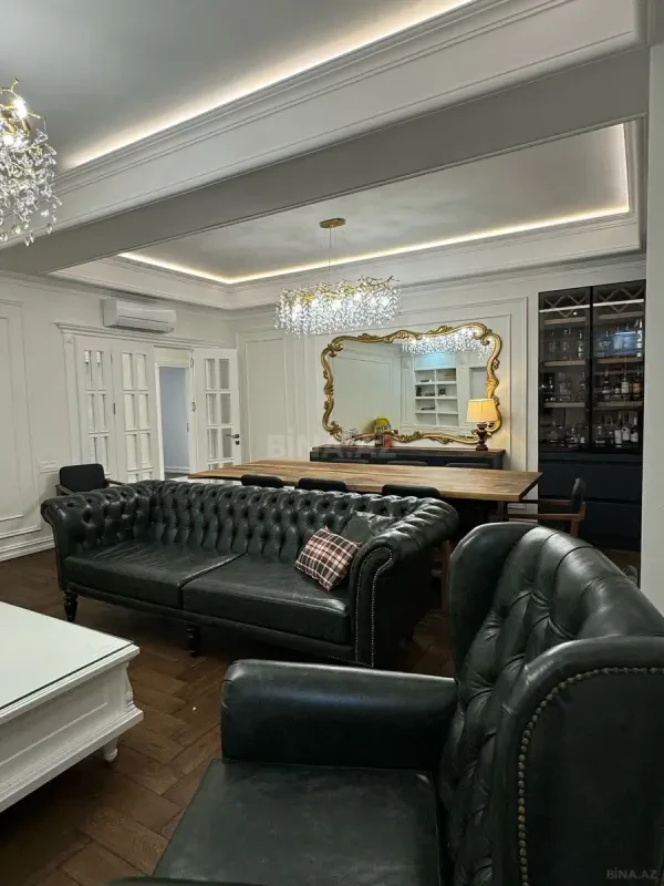 Satılır 3 otaqlı mənzil 140 m²