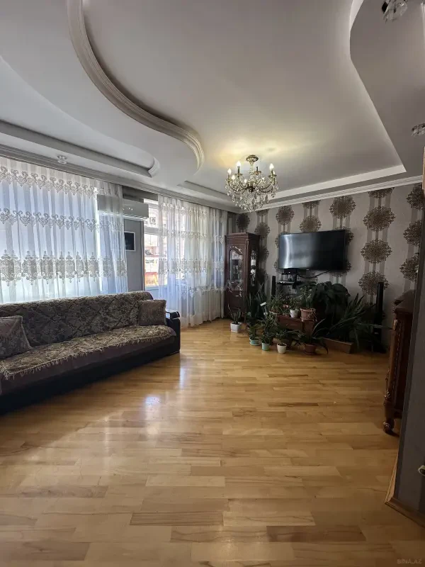 Satılır 3 otaqlı mənzil 110 m²