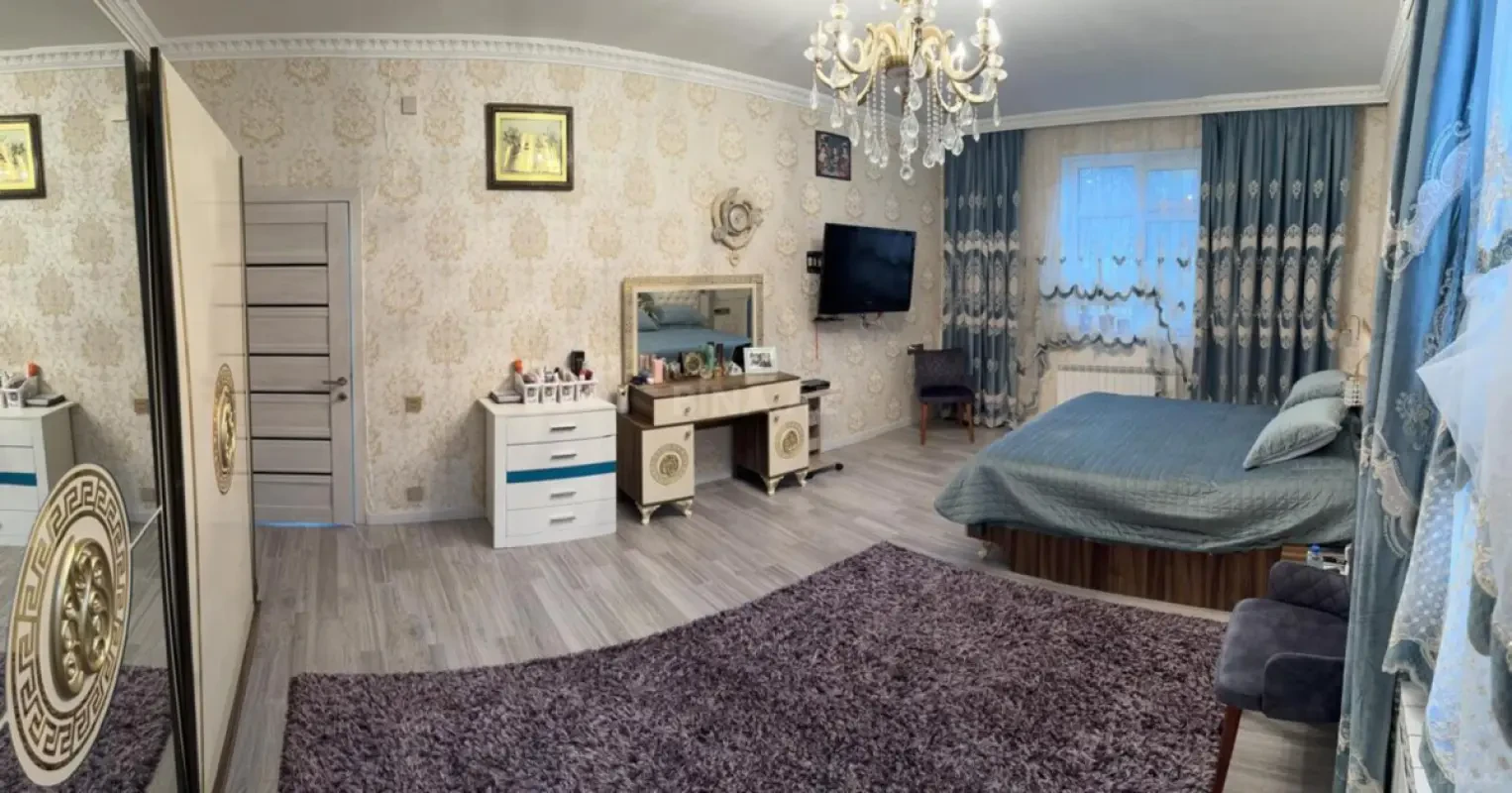 Satılır 5 otaqlı həyət evi 230 m²
