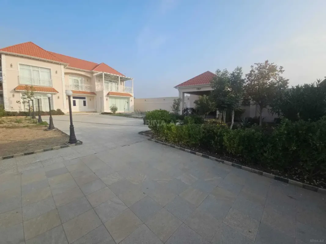 Satılır 5 otaqlı həyət evi 250 m²