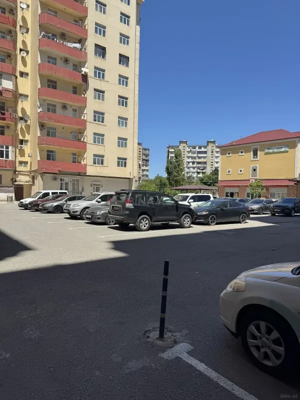 Satılır 3 otaqlı mənzil 134 m²