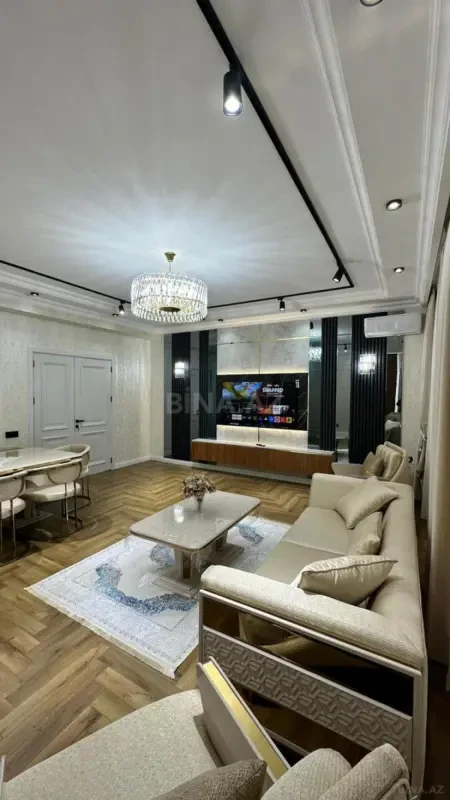 Satılır 3 otaqlı mənzil 145 m²