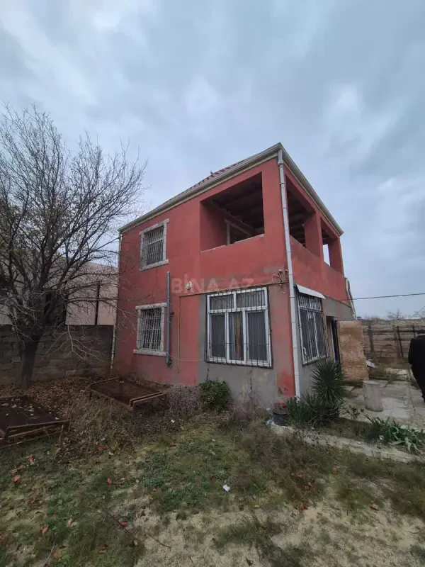 Satılır 5 otaqlı həyət evi 140 m²