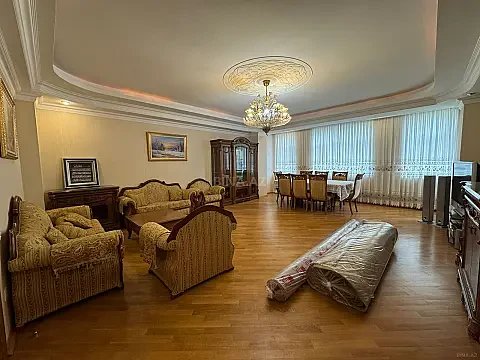 Kirayə verilir 4 otaqlı mənzil 220 m² — Bakı 4 otaq 220.00 m²