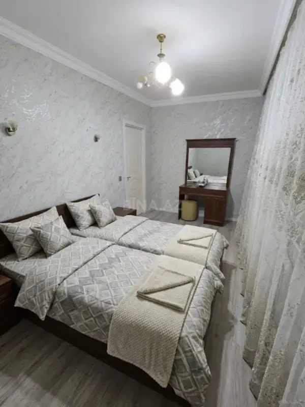 Kirayə verilir 2 otaqlı mənzil 60 m²