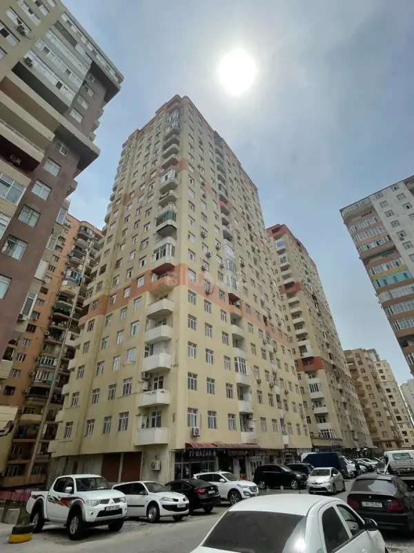 Kirayə verilir 3 otaqlı mənzil 130 m²