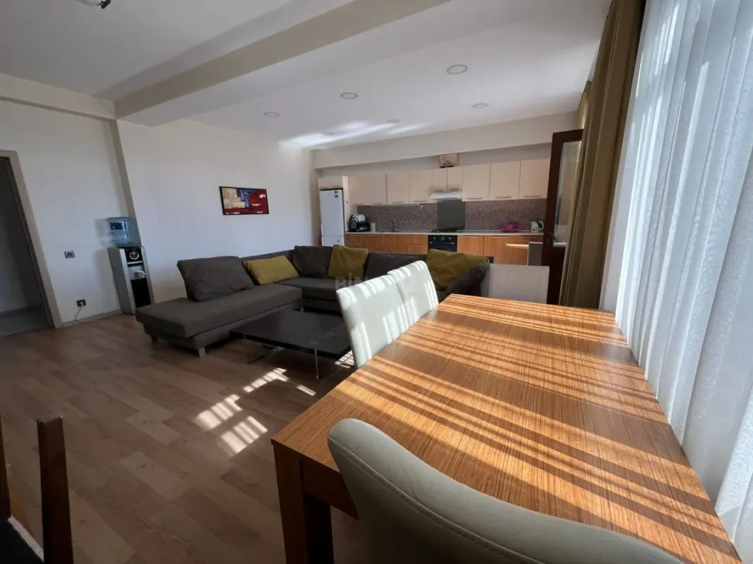 Satılır 2 otaqlı mənzil 97 m²
