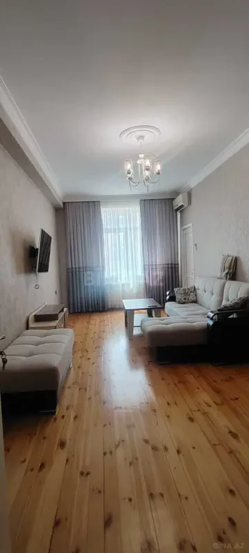 Kirayə verilir 2 otaqlı mənzil 70 m²