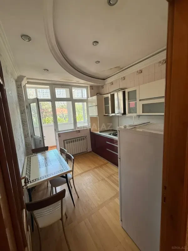 Kirayə verilir 2 otaqlı mənzil 90 m²