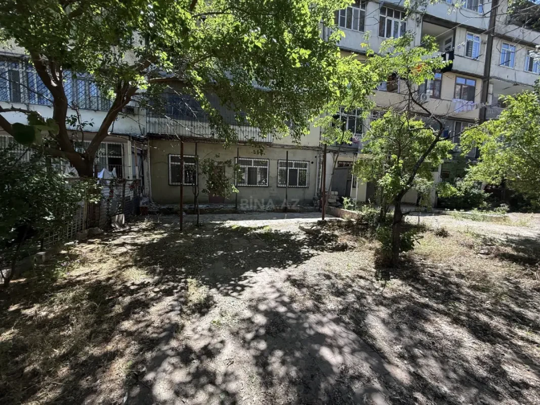 Satılır 5 otaqlı mənzil 120 m²