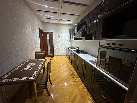 Kirayə verilir 3 otaqlı mənzil 168 m² — Bakı, Xətai 3 otaq 168.00 m²