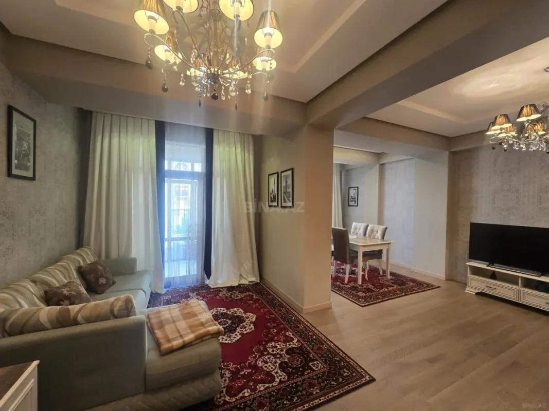 Satılır 4 otaqlı mənzil 140 m²