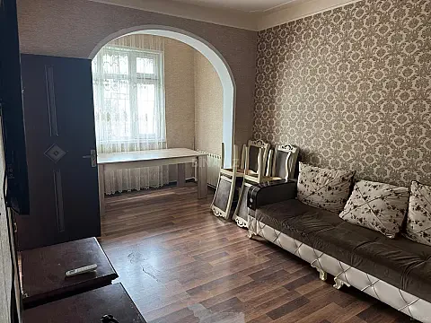 Kirayə verilir 3 otaqlı mənzil 70 m² — Bakı, Memar Əcəmi yanı 3 otaq 70.00 m²