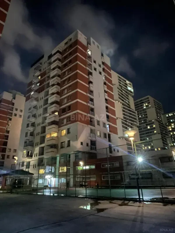 Satılır 4 otaqlı mənzil 157 m²