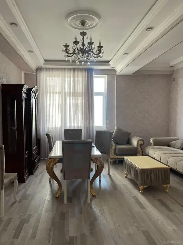 Kirayə verilir 2 otaqlı mənzil 100 m²