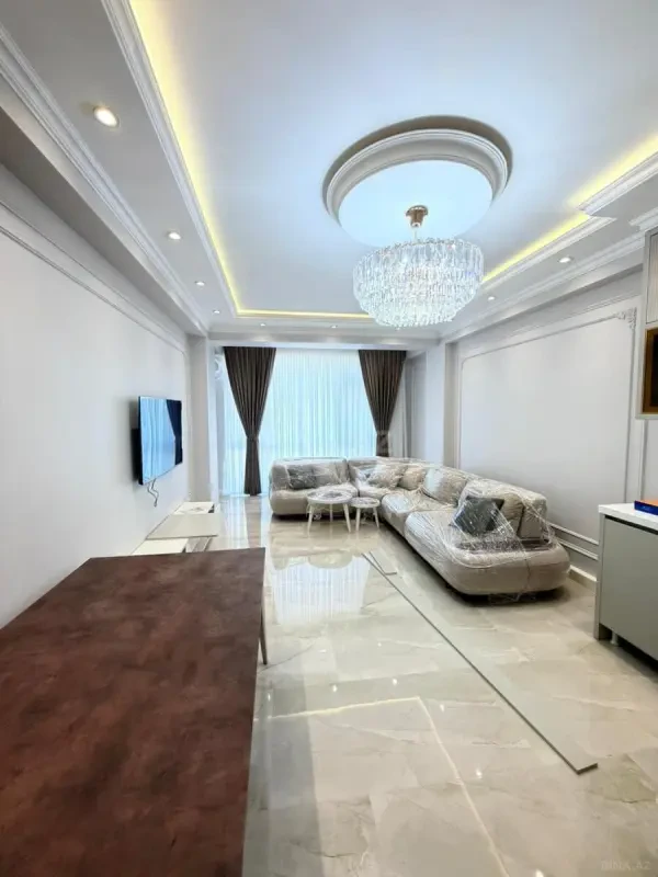 Kirayə verilir 4 otaqlı mənzil 130 m²