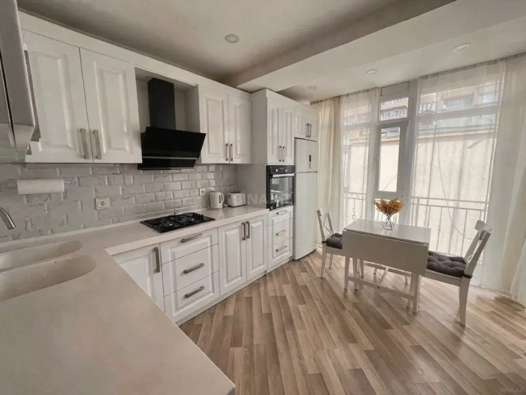 Kirayə verilir 3 otaqlı mənzil 100 m²