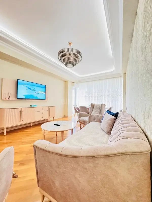Kirayə verilir 3 otaqlı mənzil 120 m²