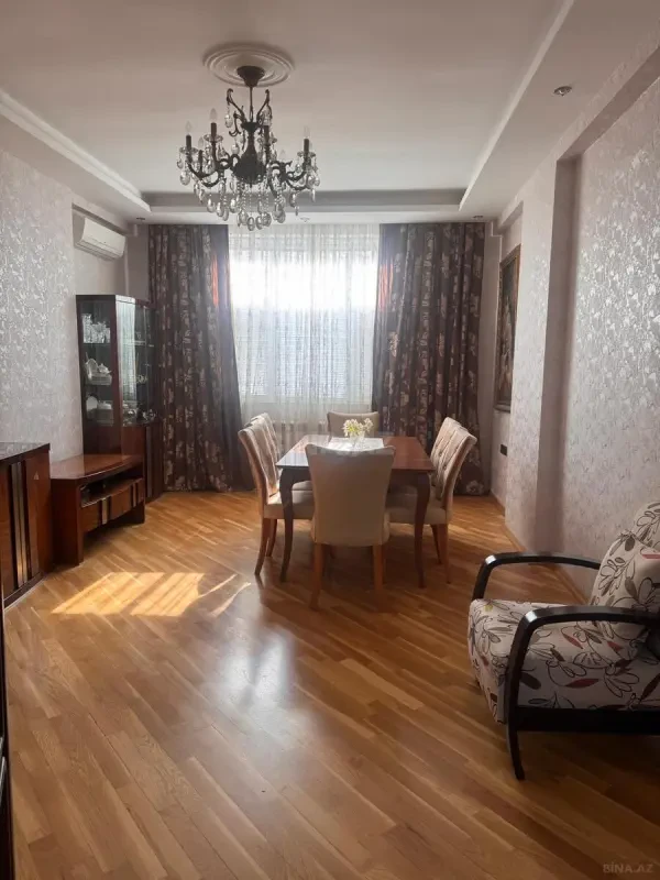 Satılır 3 otaqlı mənzil 120 m²