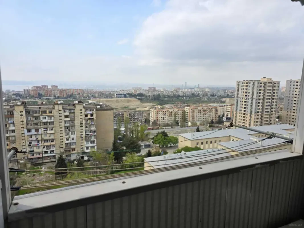 Satılır 4 otaqlı mənzil 100 m²