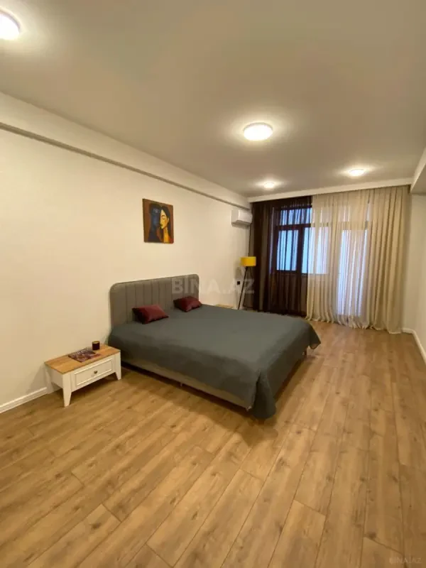 Kirayə verilir 3 otaqlı mənzil 150 m²