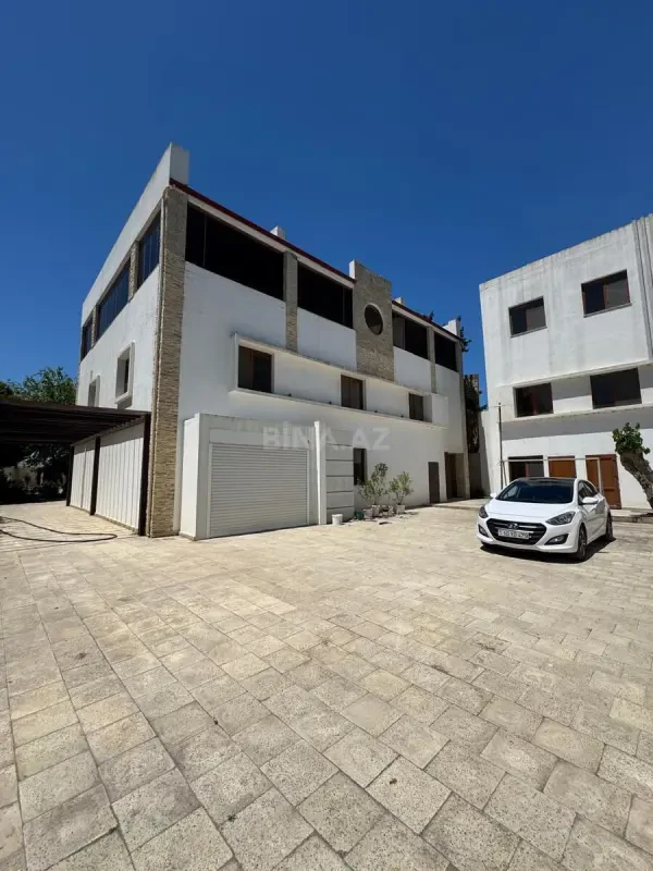Satılır 9 otaqlı həyət evi 550 m²