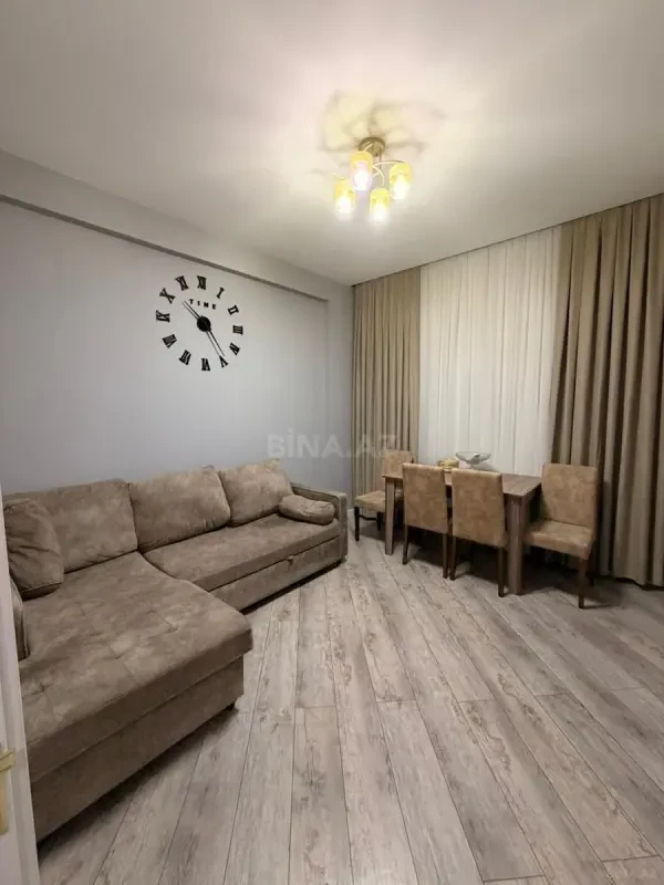 Kirayə verilir 2 otaqlı mənzil 77 m²