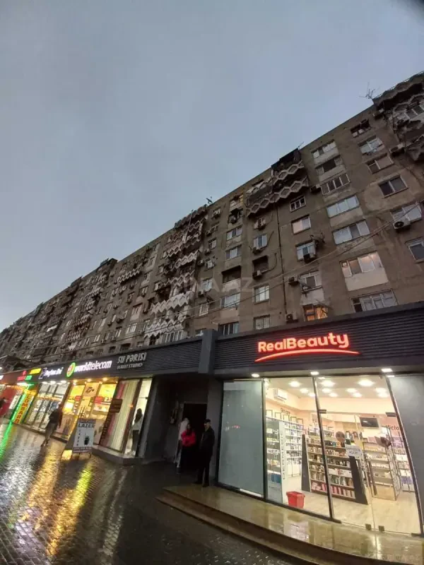 Satılır 2 otaqlı mənzil 65 m²