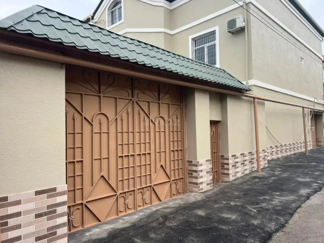 Kirayə verilir 7 otaqlı həyət evi 450 m²