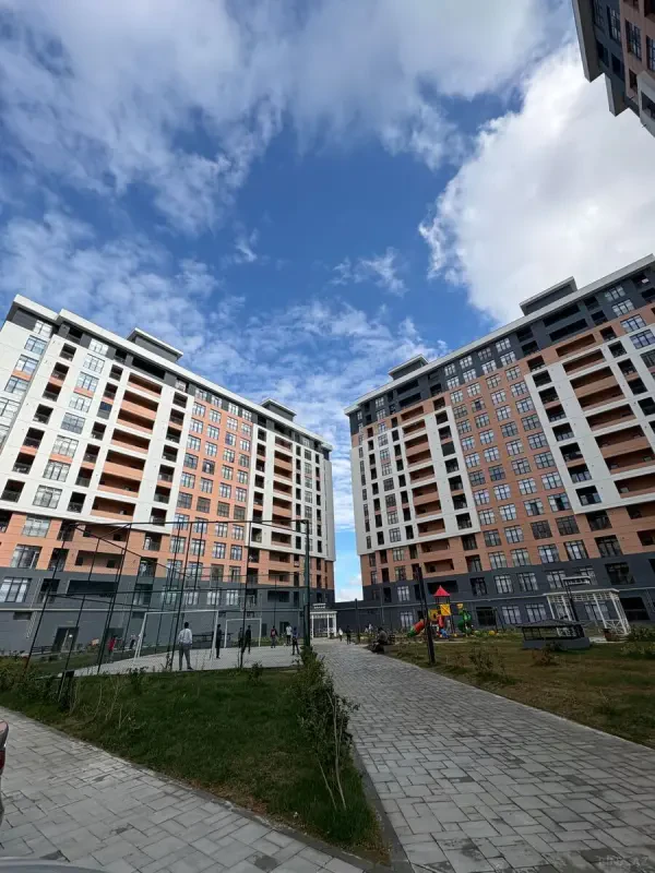 Satılır 2 otaqlı mənzil 58 m²