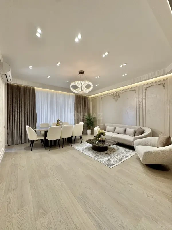 Satılır 3 otaqlı mənzil 108 m²