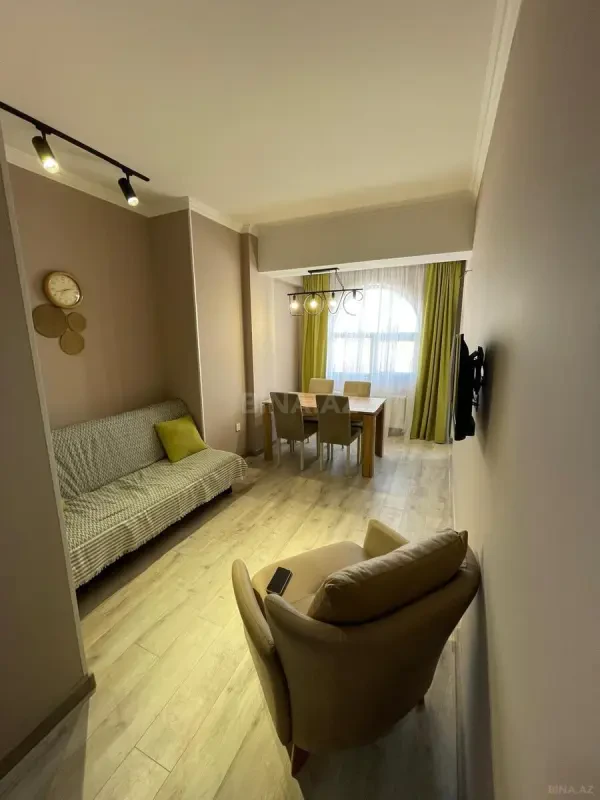 Kirayə verilir 2 otaqlı mənzil 70 m²