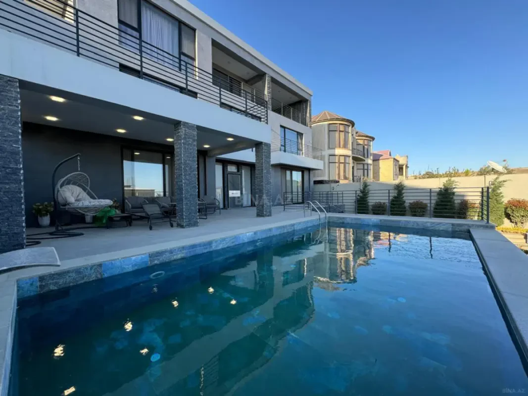 Satılır 8 otaqlı həyət evi 700 m²