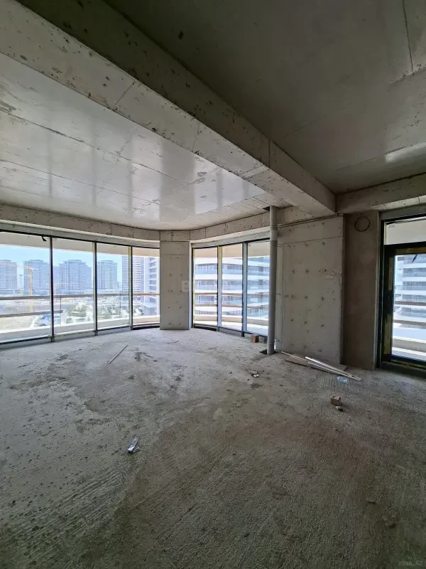 Satılır 6 otaqlı mənzil 393 m²