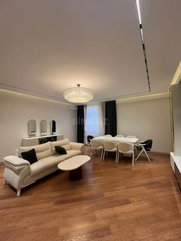 Satılır 4 otaqlı mənzil 145 m²
