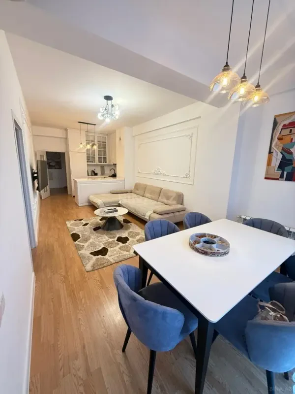 Satılır 2 otaqlı mənzil 81 m²