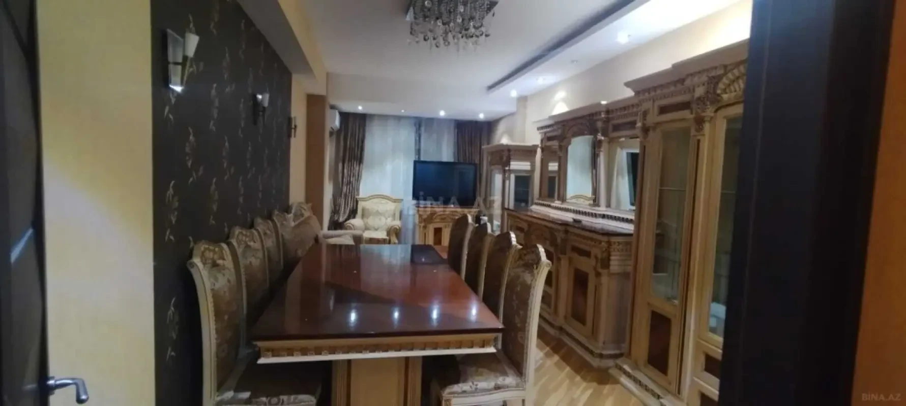 Kirayə verilir 2 otaqlı mənzil 98 m²
