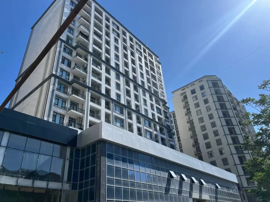 Satılır 2 otaqlı mənzil 83 m²