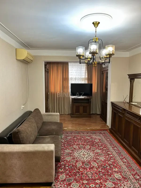 Satılır 4 otaqlı mənzil 100 m²