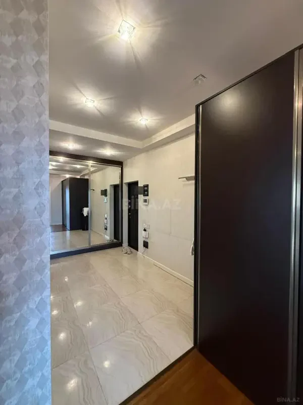 Kirayə verilir 3 otaqlı mənzil 140 m²