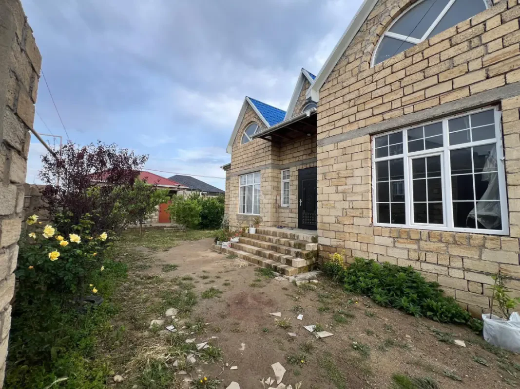 Satılır 4 otaqlı həyət evi 158 m²